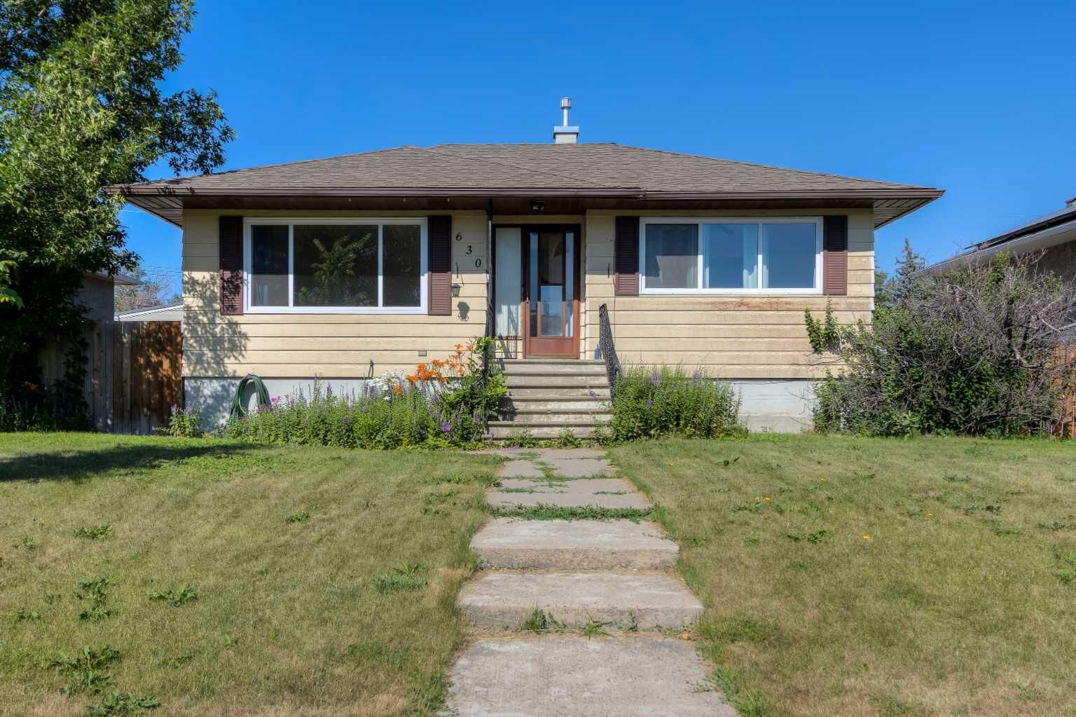 Property Photo: 630 10 Street N AB T1H 2E2
