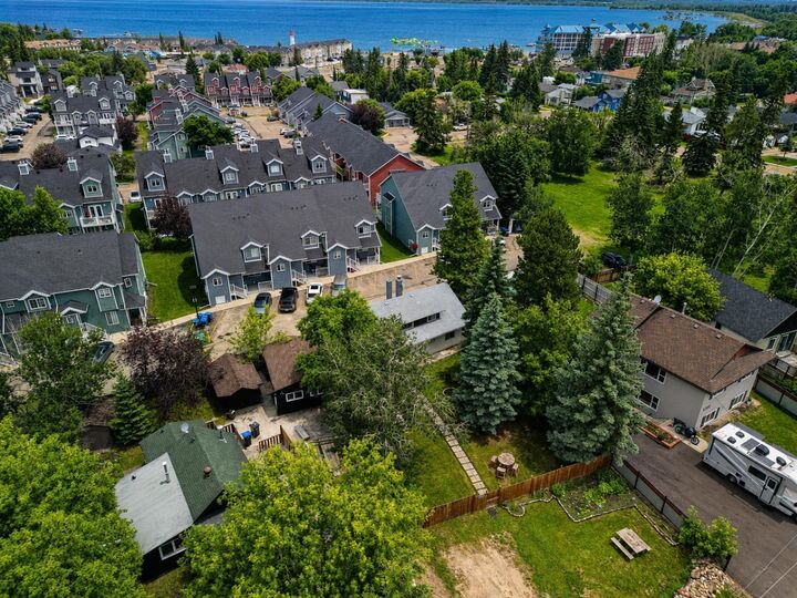 Property Photo: 5224 50 Avenue AB T4S 1E7