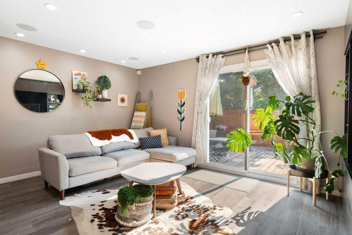 Property Photo: 330 Canterbury Drive SW 90 AB T2W 1H6
