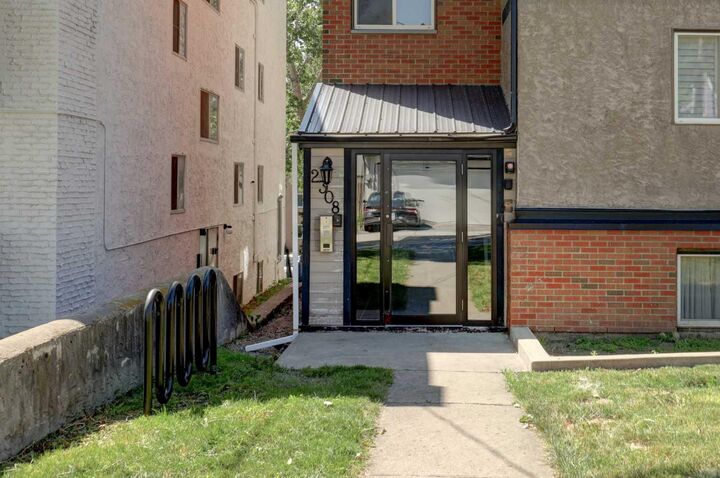 Property Photo: 2308 17B Street SW 302 AB T2T 4S8