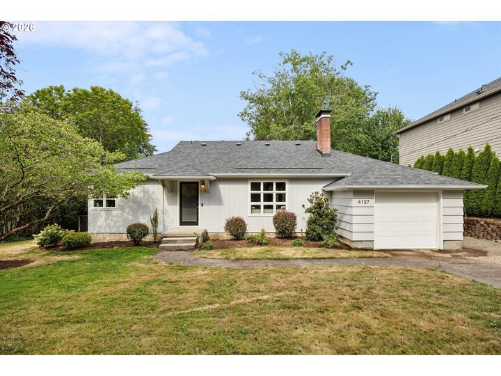 Property Photo: 4127 SW 52nd Ave OR 97221