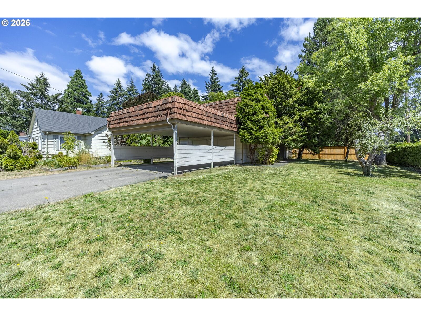 Property Photo: 2209 Cal Young Rd OR 97401