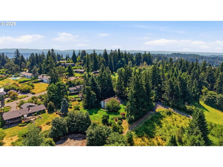 Property Photo: 645 Bergis Rd OR 97034