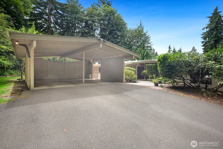 Property Photo: 11880 NE 36th Place WA 98005