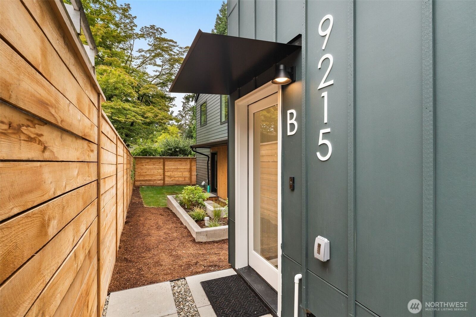 Property Photo:  9215  12th Avenue NE B  WA 98115 