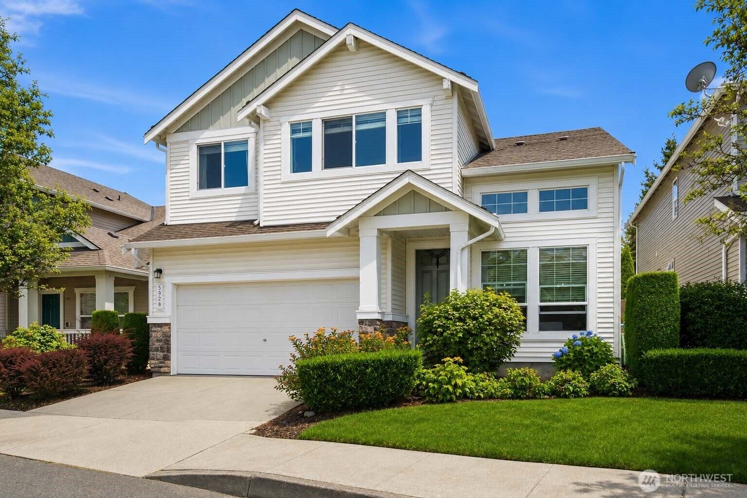 Property Photo: 5928 Elizabeth Avenue SE WA 98092