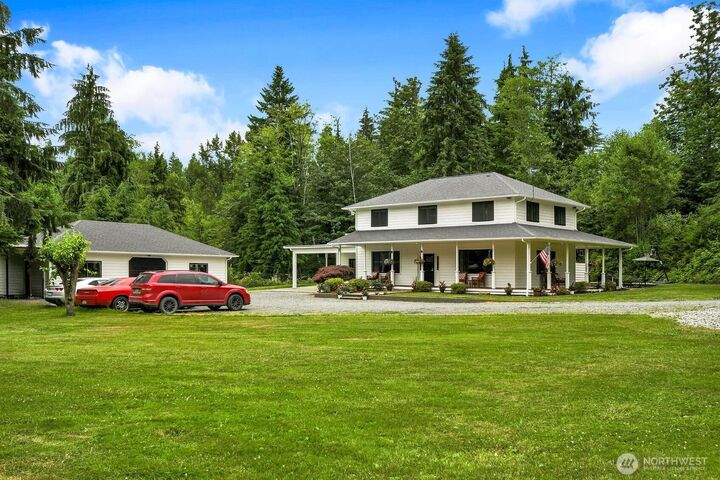 Property Photo:  6906  221st Drive NE  WA 98252 