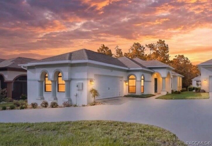 Property Photo: 24 Beech Street FL 34446