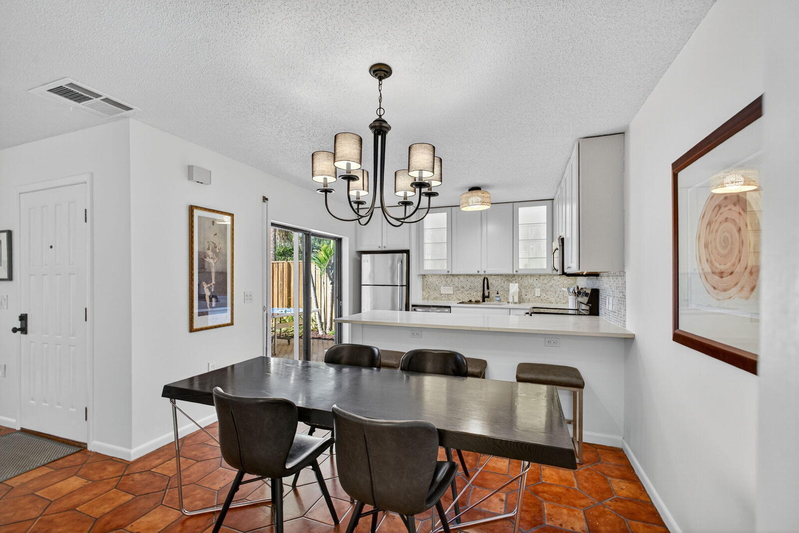 Property Photo:  1700 Embassy Drive 103  FL 33401 