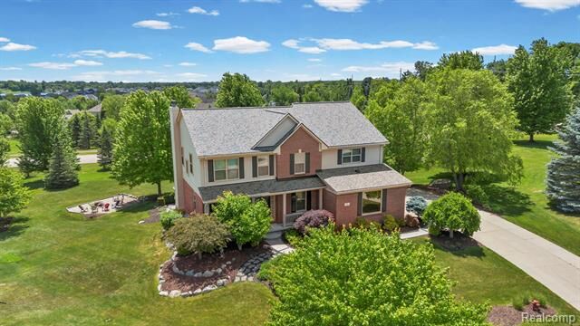 Property Photo:  981 Coventry Court  MI 48371 