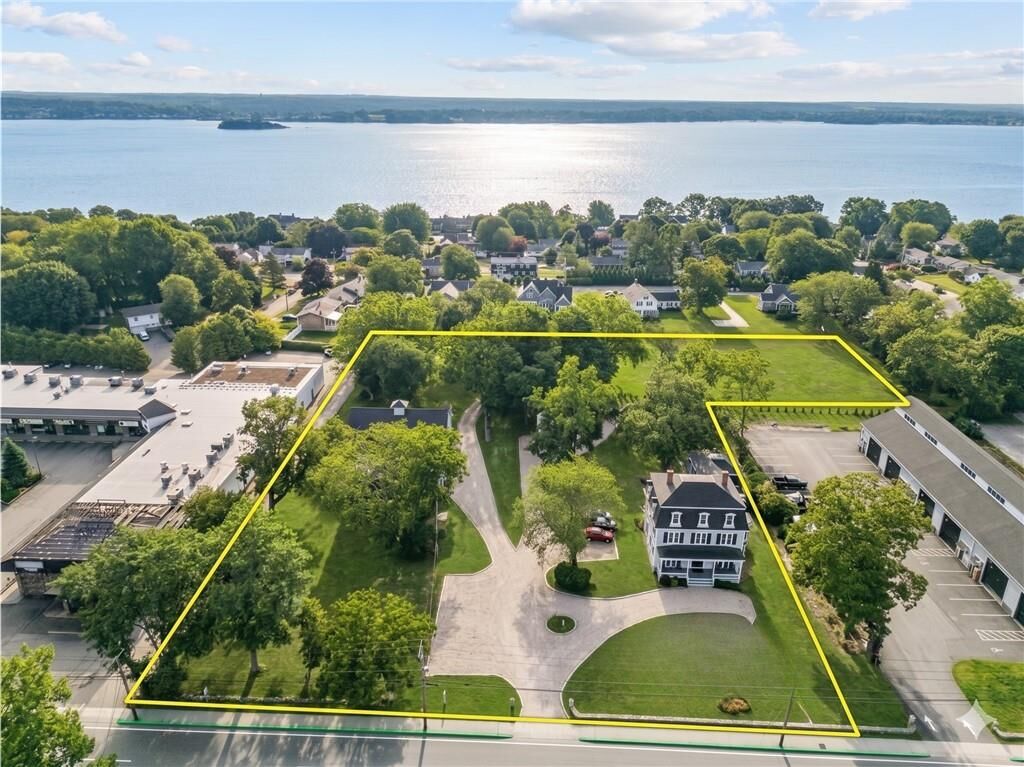 Property Photo: 2967 East Main Road RI 02871