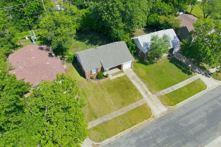Property Photo:  641 S Apache Dr  KS 67207 