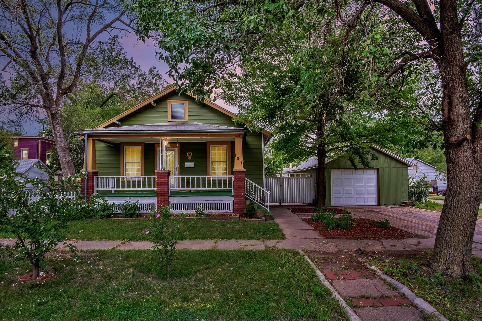 Property Photo:  107 SW 3rd  KS 67114 