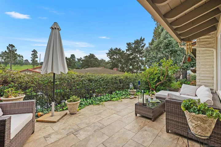 Property Photo: 115 Vallarta Ct CA 92075