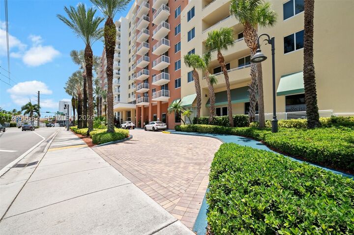 Property Photo:  18800 NE 29th Ave 708  FL 33180 