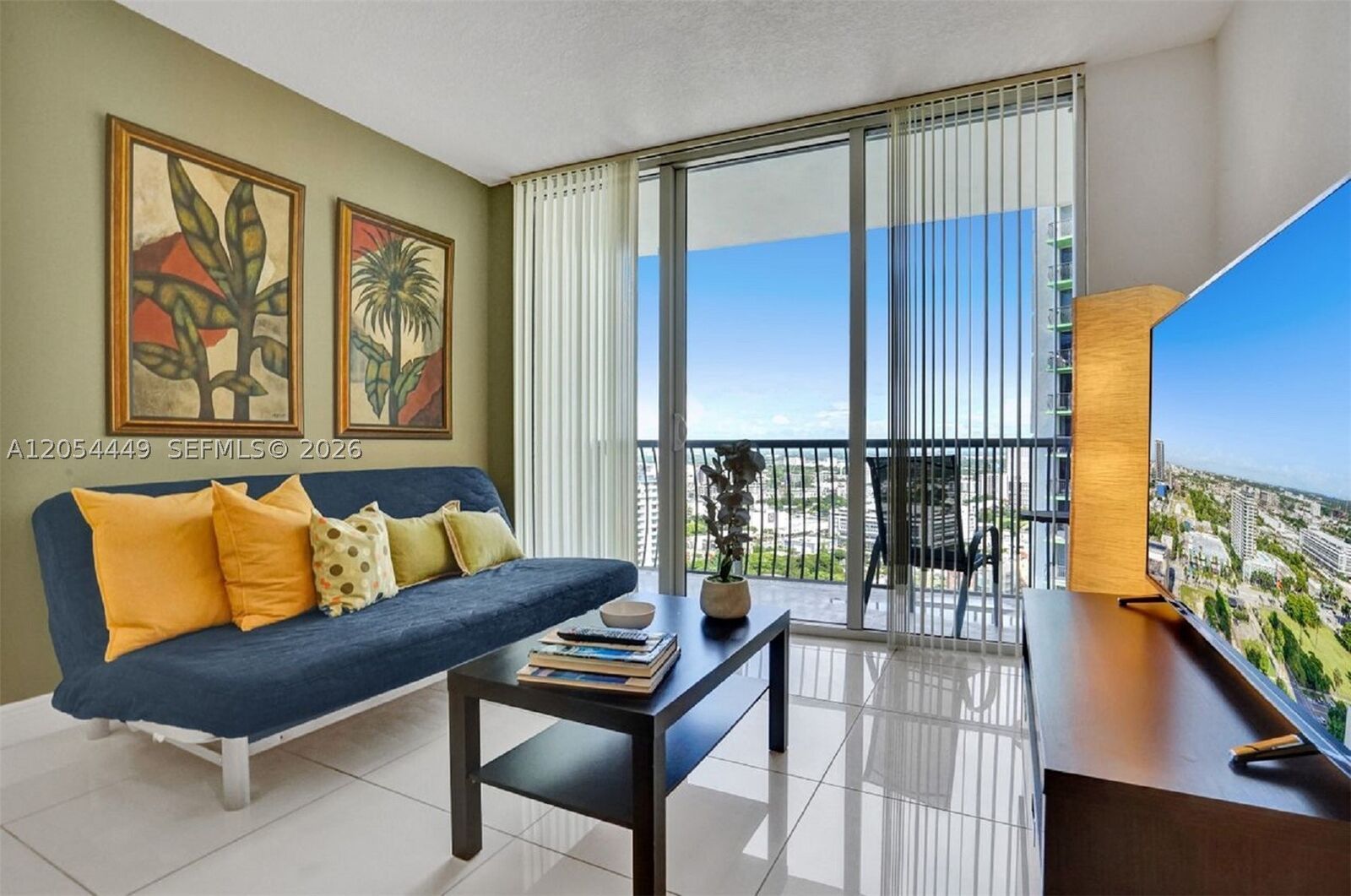 Property Photo:  1750 N Bayshore Dr 2911  FL 33132 