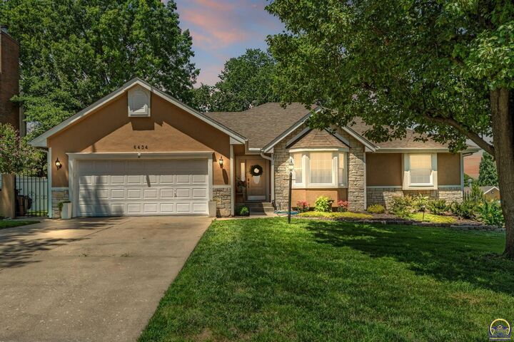 Property Photo: 6434 SW Golf View Dr KS 66614