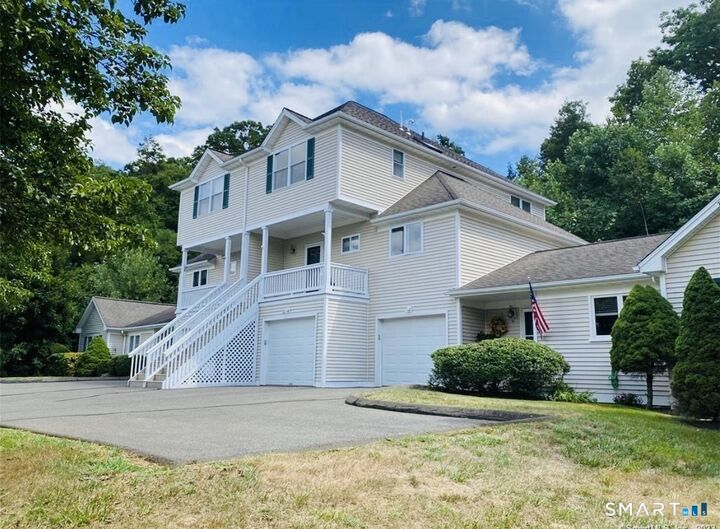 Property Photo:  11 Trout Brook Circle 11  CT 06470 