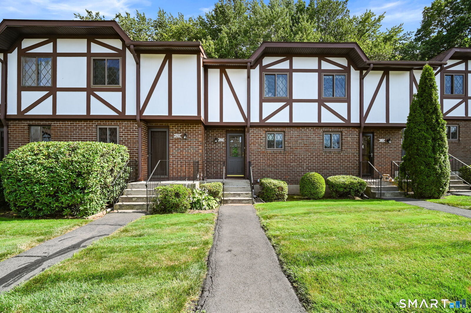Property Photo: 609 Cedar Hollow Drive 609 CT 06067