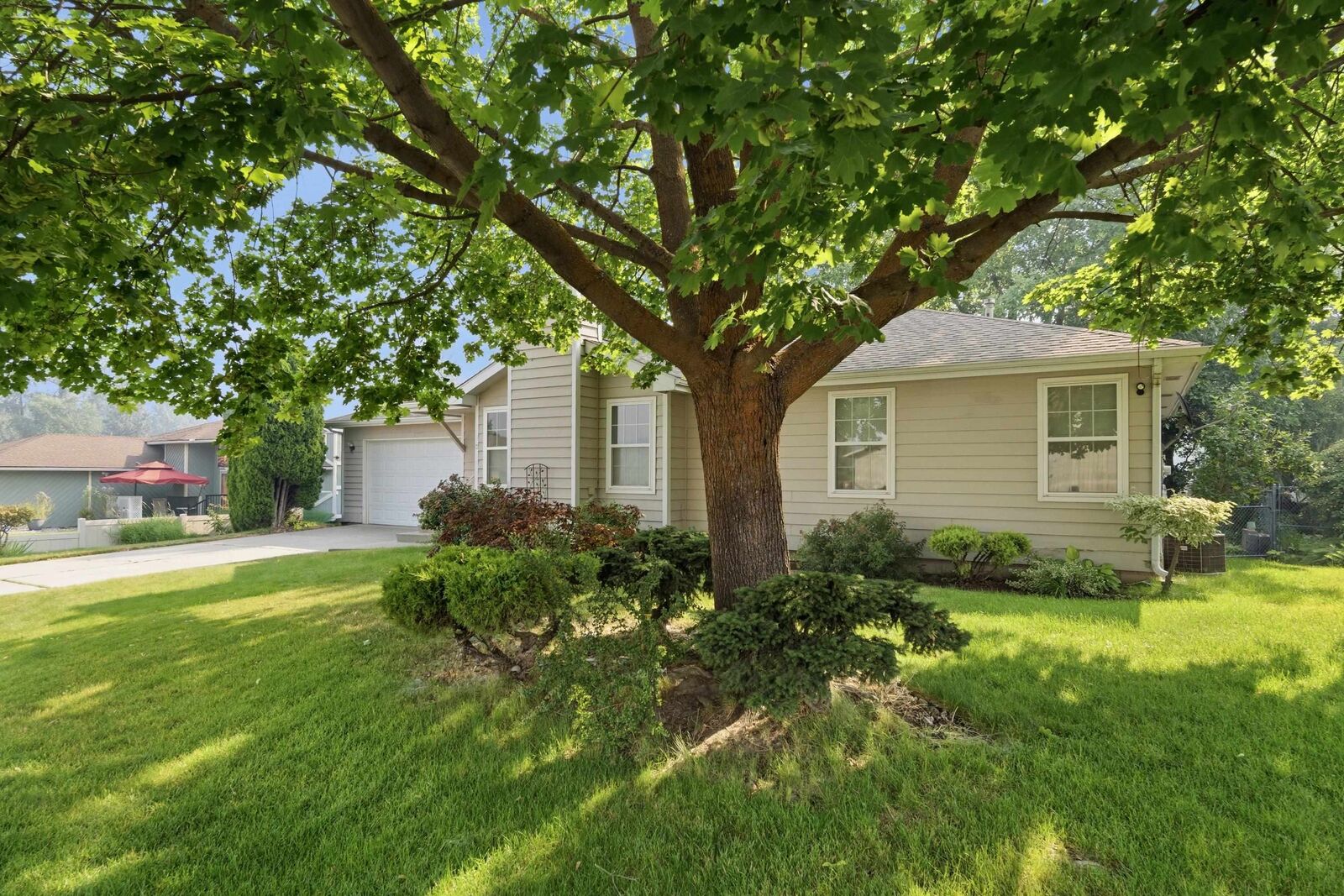 Property Photo: 8126 N Colton St WA 99208