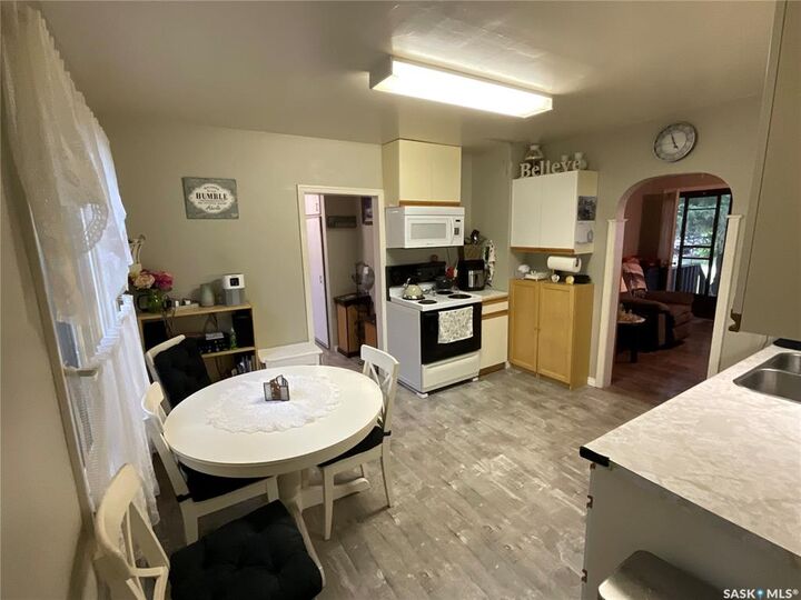 Property Photo: 117 First Street E SK S0K 4K0