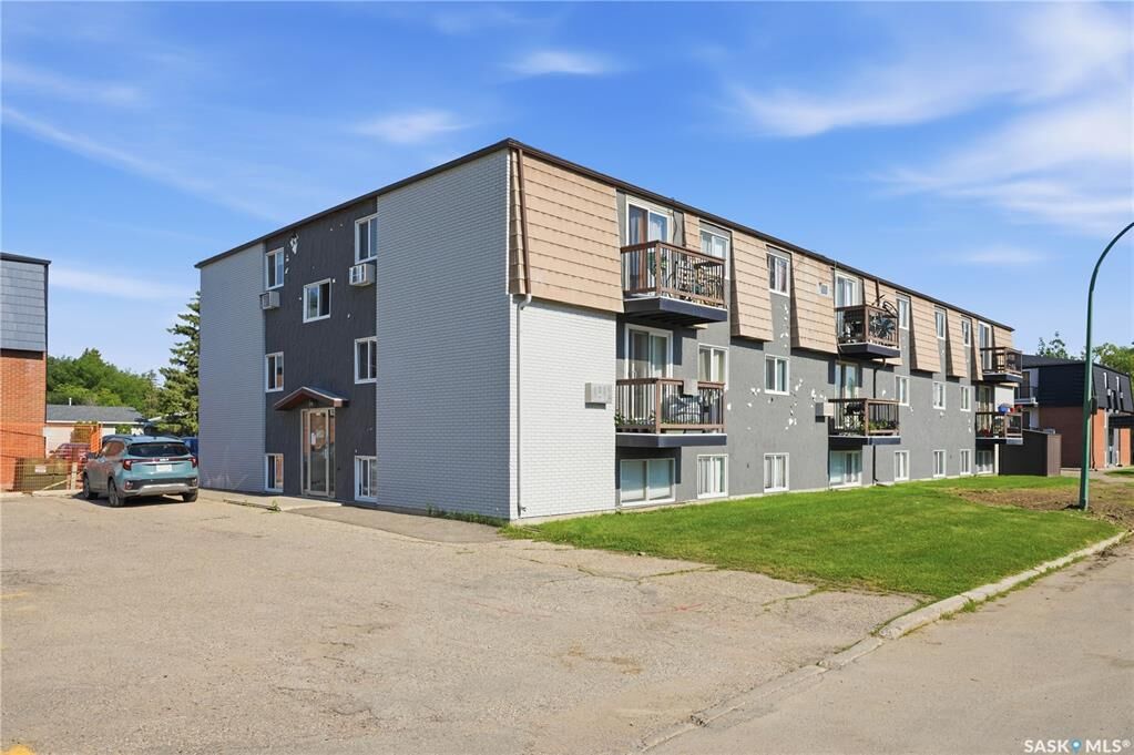 Property Photo: 116 Acadia Court 16 SK S7H 4T7