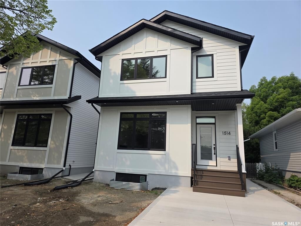 Property Photo: 1514 Ewart Avenue SK S7H 2K8