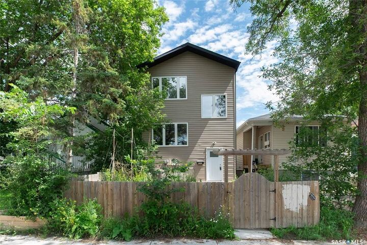 1337 Montague Street — photo 1