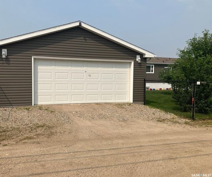 Property Photo: 1205 3rd Street W SK S0E 1E0