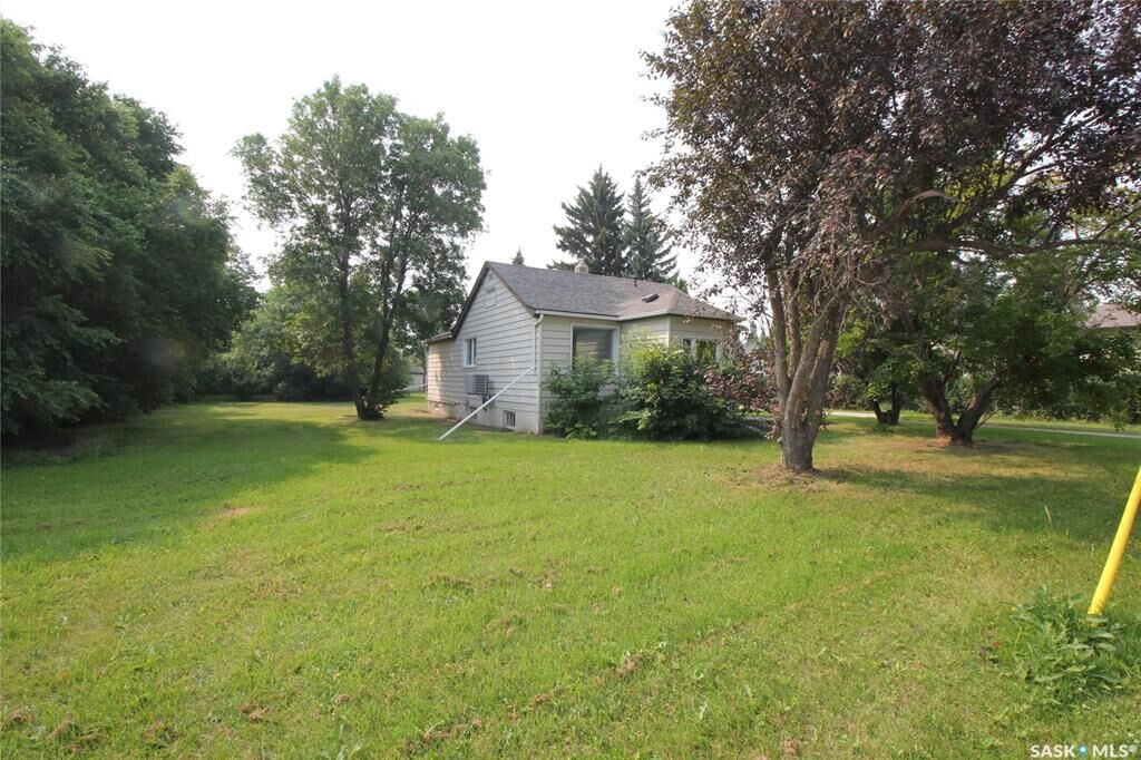 Property Photo:  700 York Street  SK S0G 2K0 
