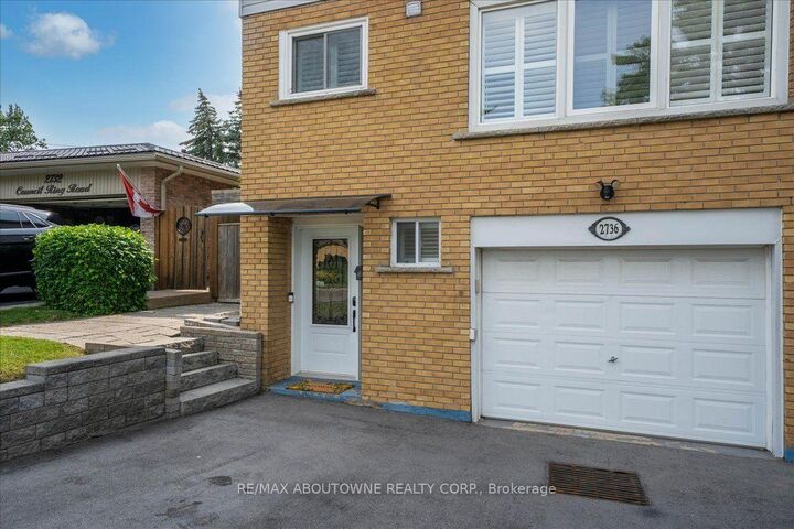 Property Photo: 2736 Council Ring Road ON L5L 1W2