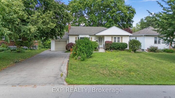 Property Photo: 1063 Joan Drive ON L7T 3H3