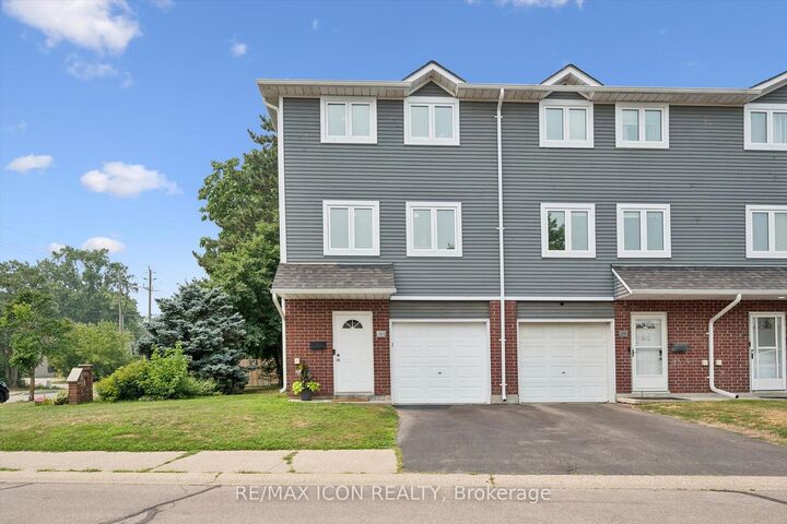Property Photo: 38 Harris Avenue A ON N3R 2E9