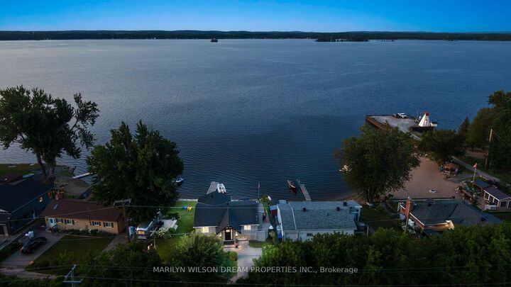 Property Photo: 614 Lake Street ON K7V 3Z8
