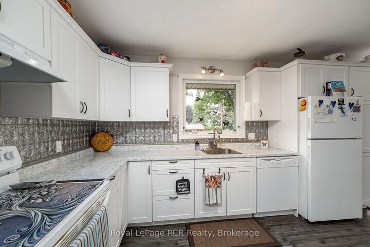 Property Photo:  67 Cambrai Road  ON N0C 1H0 