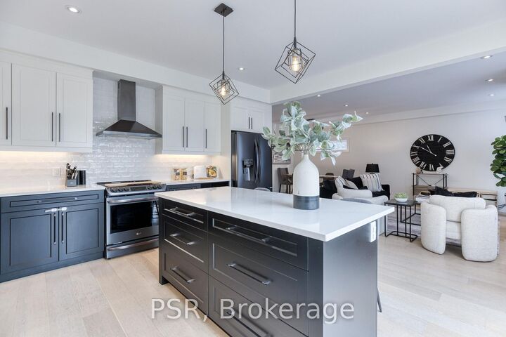 Property Photo: 577 Doonwoods Crescent ON N2P 0E5
