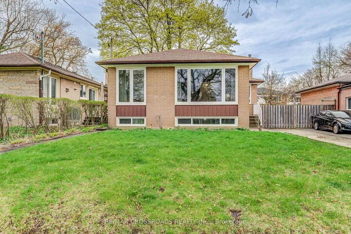 Property Photo: 30 Murmouth Road ON M1T 2R1