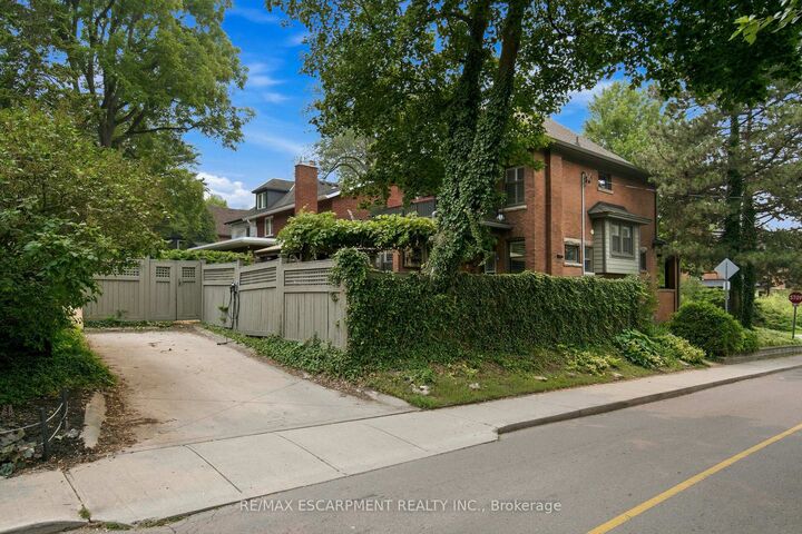 Property Photo: 61 Mountain Avenue ON L8P 4G3