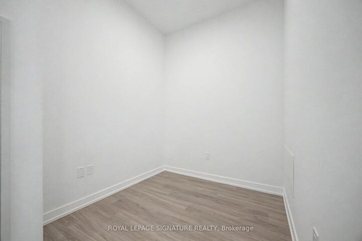 Property Photo:  21 Meadowvale Road 301  ON L4K 0H6 