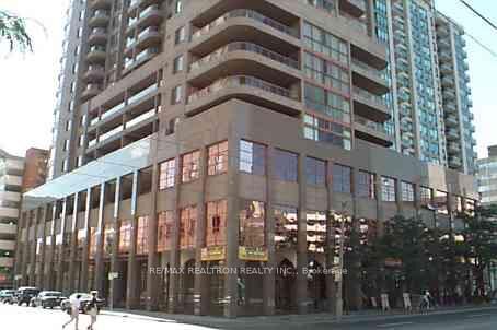 Property Photo: 736 Bay Street 1008 ON M5G 1N6