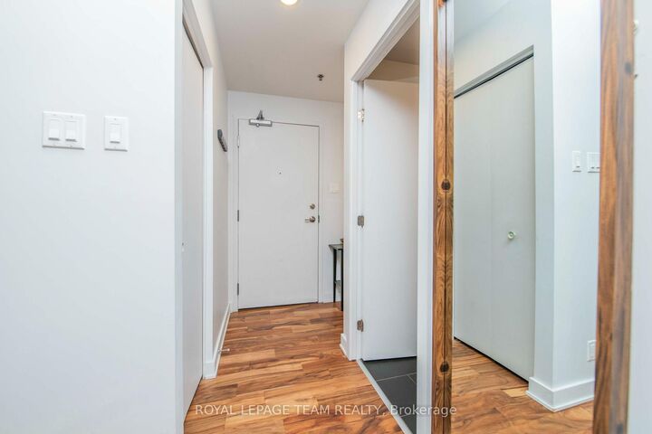 Property Photo:  360 McLeod Street 306  ON K2P 1A9 