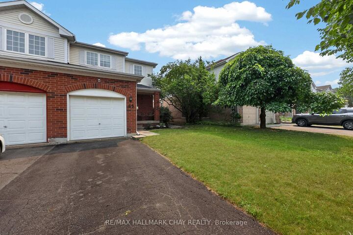 Property Photo: 65 Pickett Crescent ON L4N 8C1