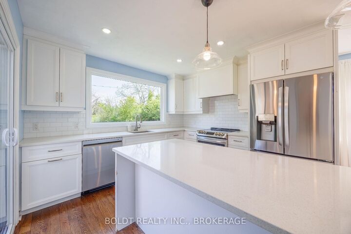 35 Rivercrest Drive — photo 1