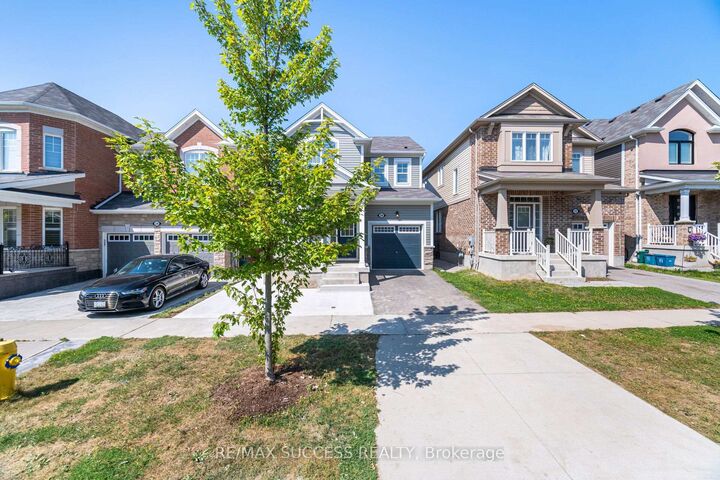 Property Photo: 28 Pickett Place ON N3E 0B4