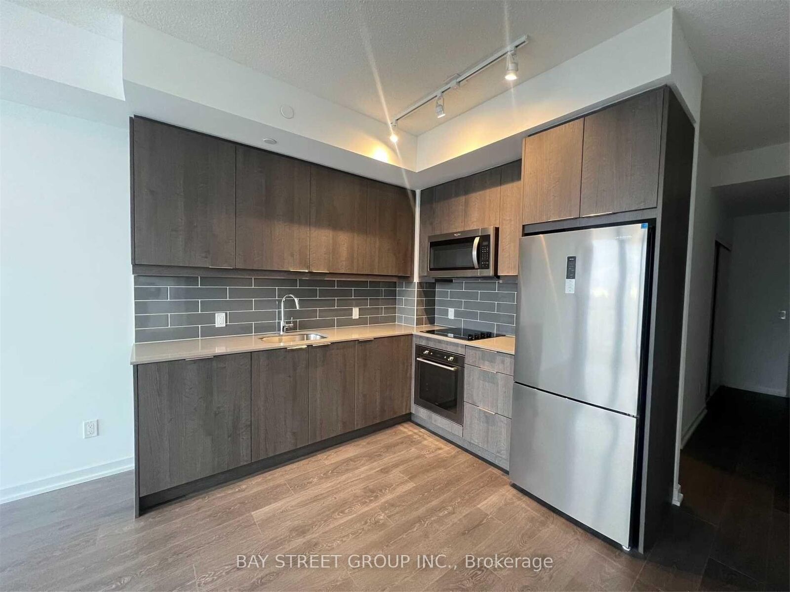 Property Photo: 32 Forest Manor Road 1109 ON M2J 0H2