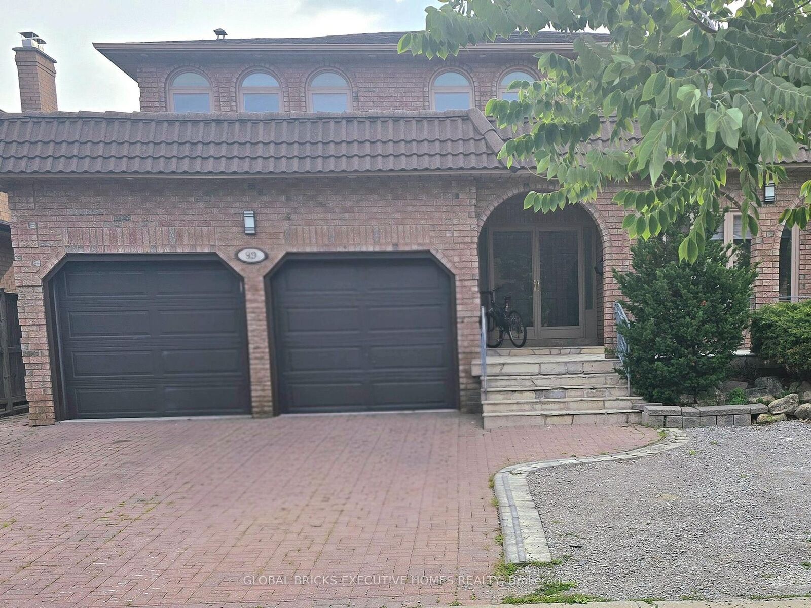Property Photo: 99 Benjamin Drive ON L4L 1H7