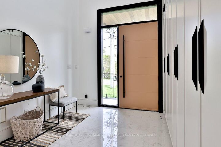 Property Photo: 1143 Kane Road ON L5H 2M2