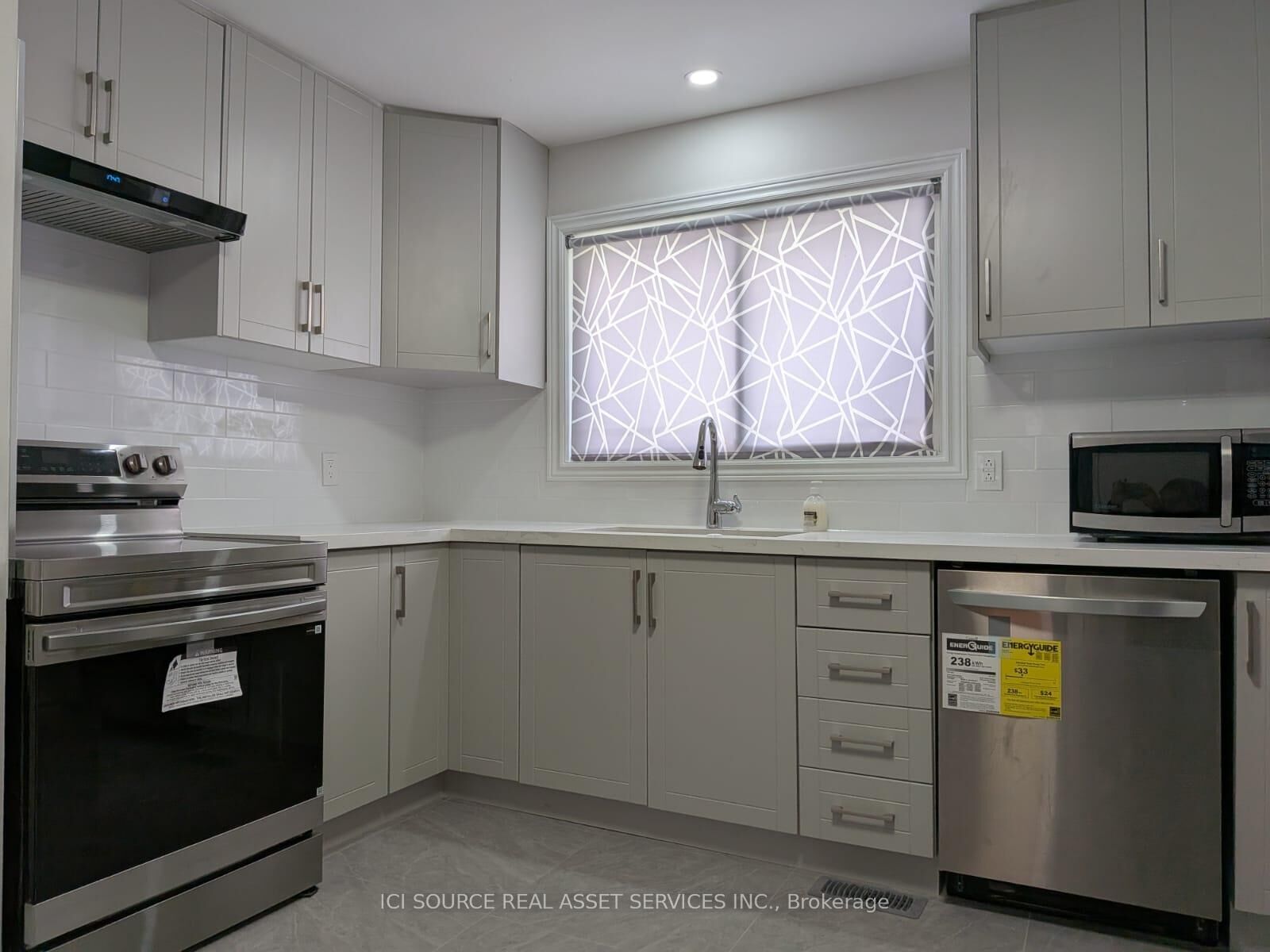 Property Photo:  21 Parkdale Drive A - Upper  ON K8P 2P3 