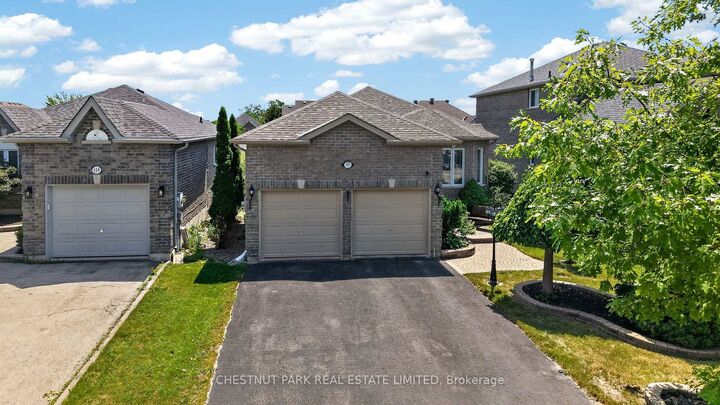 Property Photo: 157 Birkhall Place ON L4N 0K7