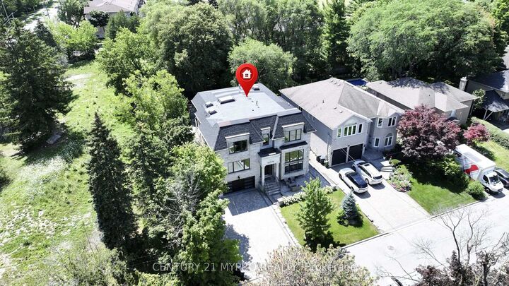 Property Photo: 5 Glenelia Avenue ON M2M 2K6